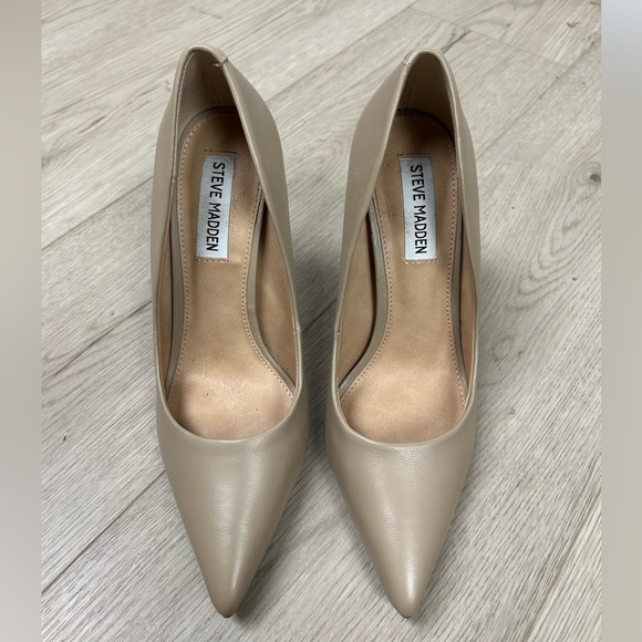 Steve Madden Vala Nude Stilettos - Picture 1 of 6